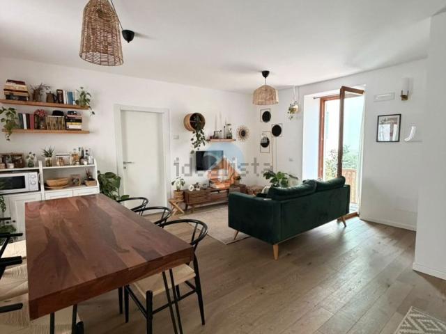 Appartamento in vendita di 85 m² in Via Cesare Battisti, 2