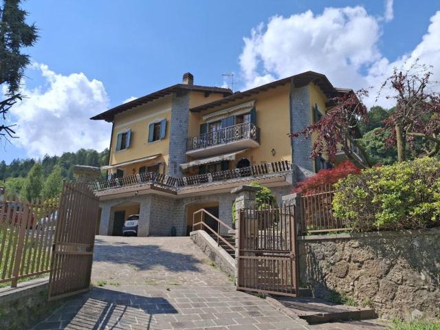Appartamento in vendita di 85 m² in Via Cima Bares, 8