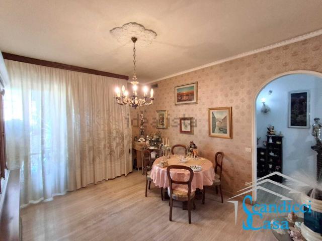 Appartamento in vendita di 85 m² in Via Cristoforo Colombo, 16