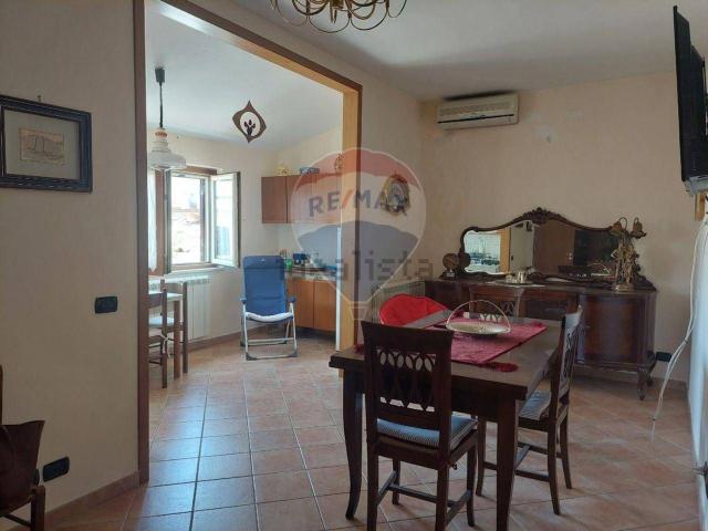 Appartamento in vendita di 85 m² in Via Cristoforo Colombo, 38