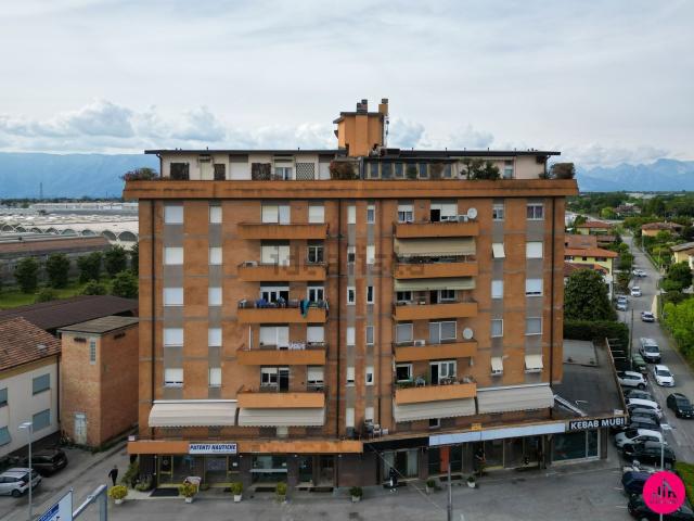Appartamento in vendita di 85 m² in Via del Porto