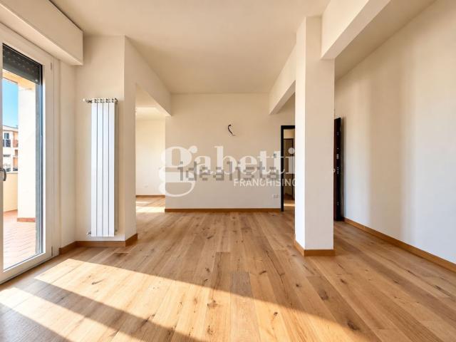 Appartamento in vendita di 85 m² in Via della Villa Demidoff