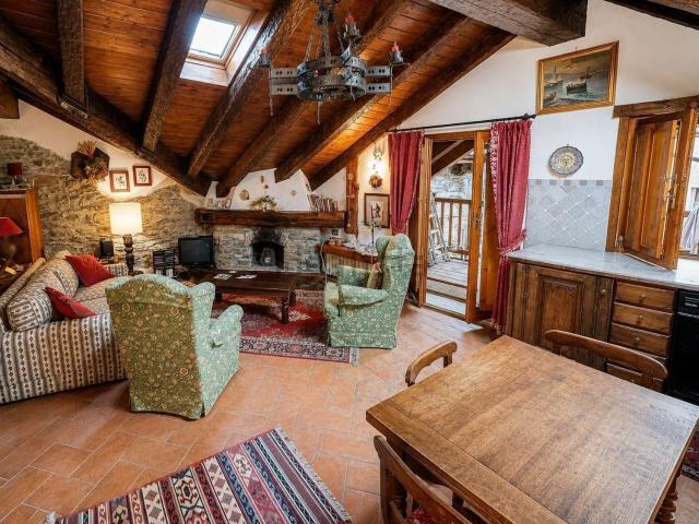 Appartamento in vendita di 85 m² in Via della Vittoria, 38