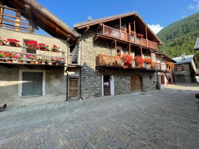 Appartamento in vendita di 85 m² in Via della Foresta, 10