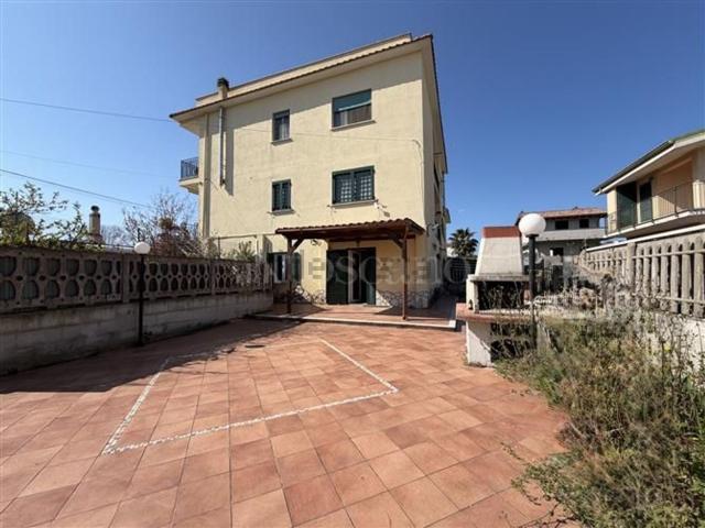Appartamento in vendita di 85 m² in Via delle Capinere