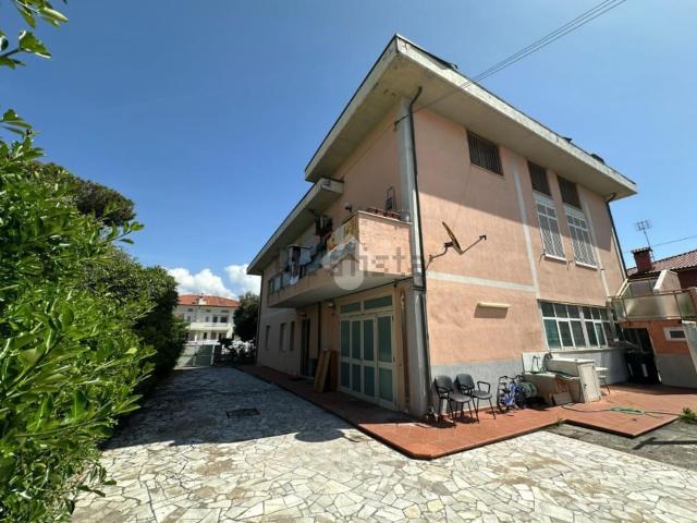 Appartamento in vendita di 85 m² in Via delle Pinete, 50