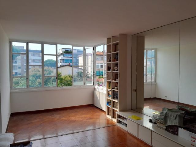 Appartamento in vendita di 85 m² in Via delle Regate