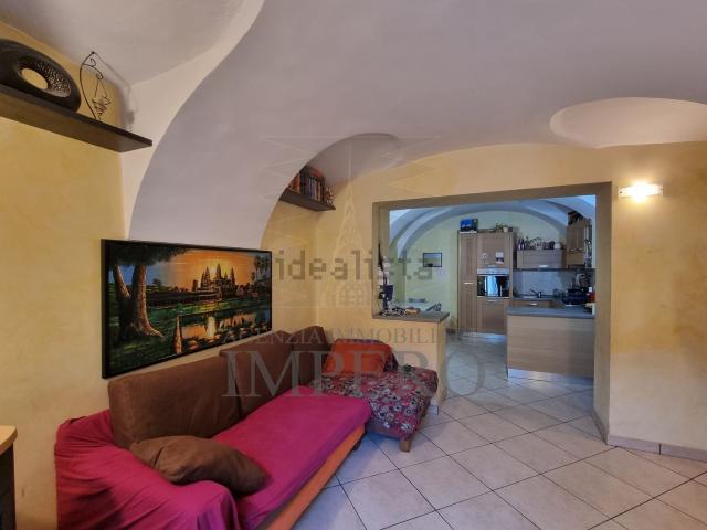 Appartamento in vendita di 85 m² in Via delle Scuole, 10