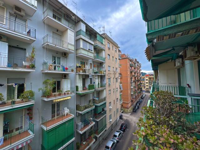 Appartamento in vendita di 85 m² in Via Divisione Siena