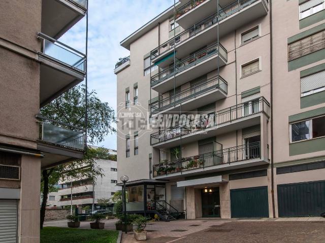 Appartamento in vendita di 85 m² in Via Don Luigi Guanella, 8