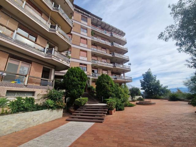 Appartamento in vendita di 85 m² in Via Ducezio, 36