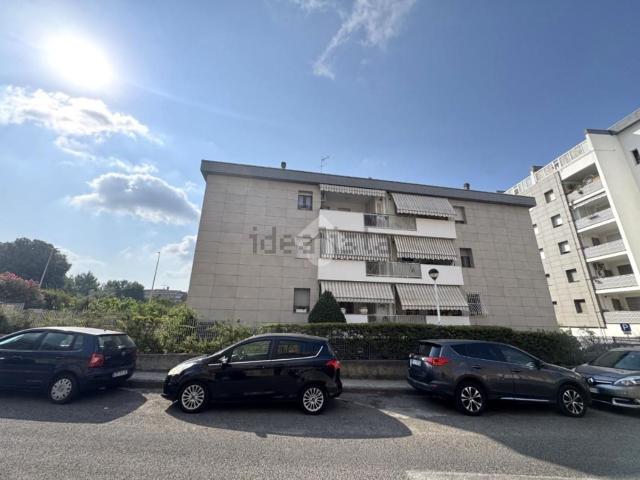 Appartamento in vendita di 85 m² in Via Enrico Besta, 16