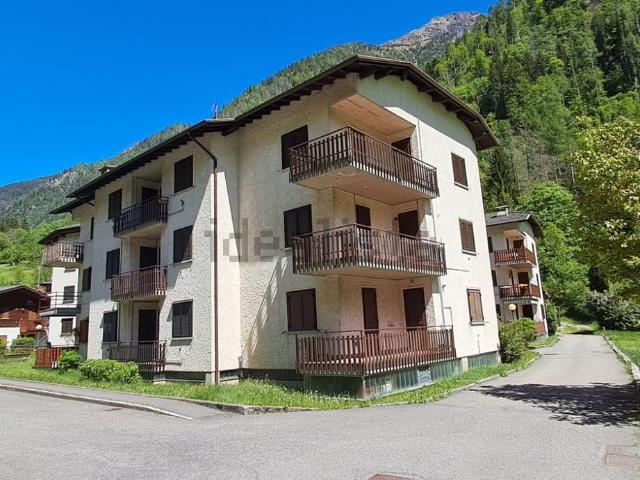 Appartamento in vendita di 85 m² in Via Ettore Cozzani, 37