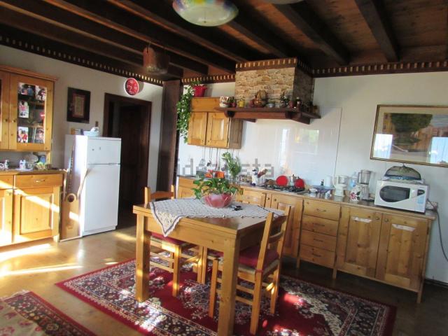 Appartamento in vendita di 85 m² in Via Fiuranoi