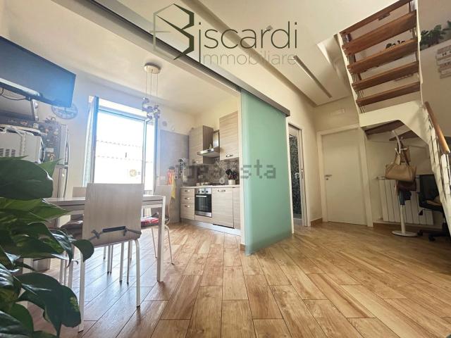 Appartamento in vendita di 85 m² in Via Flavio Gioia, 11