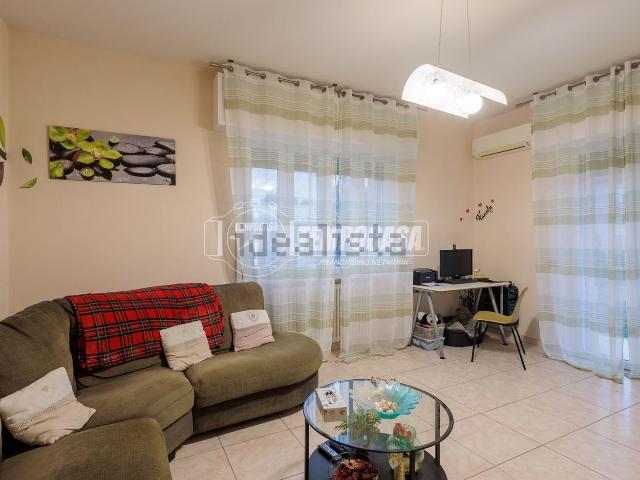 Appartamento in vendita di 102 m² in Via Fratelli Cairoli, 2