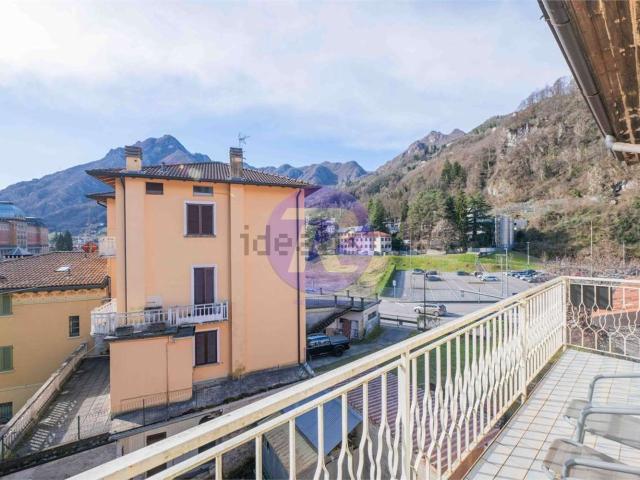 Appartamento in vendita di 85 m² in Via Fratelli Calvi