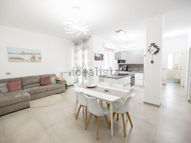 Appartamento in vendita di 85 m² in Via Gioiello, 155