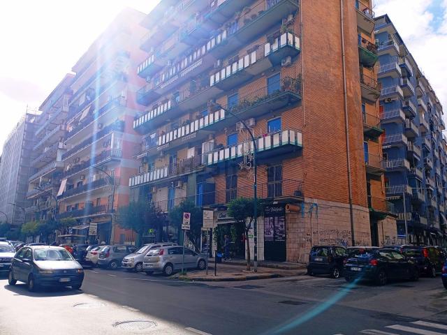 Appartamento in vendita di 85 m² in Via Giosuè Carducci, 1