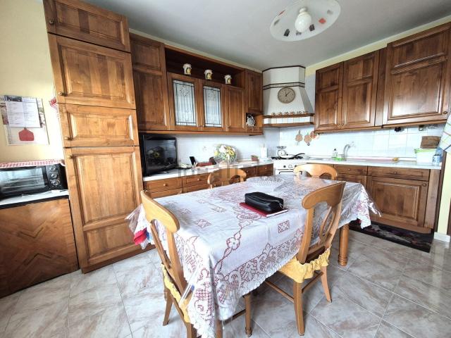 Appartamento in vendita di 85 m² in Via Giosuè Carducci