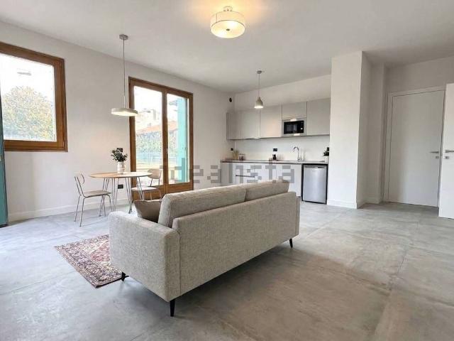 Appartamento in vendita di 85 m² in Via Giosuè Carducci, 43