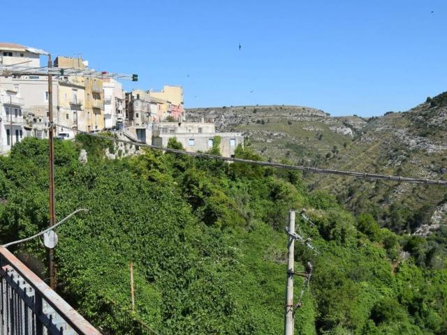Appartamento in vendita di 85 m² in Via Giacomo Matteotti, 6