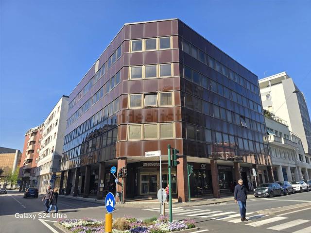 Appartamento in vendita di 85 m² in Via Guglielmo Oberdan, 2