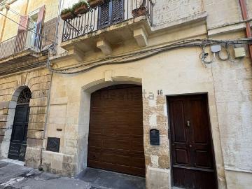 Appartamento in vendita di 85 m² in Via Idomeneo, 46