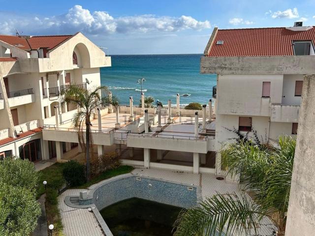 Appartamento in vendita di 85 m² in Via Lungomare, 58