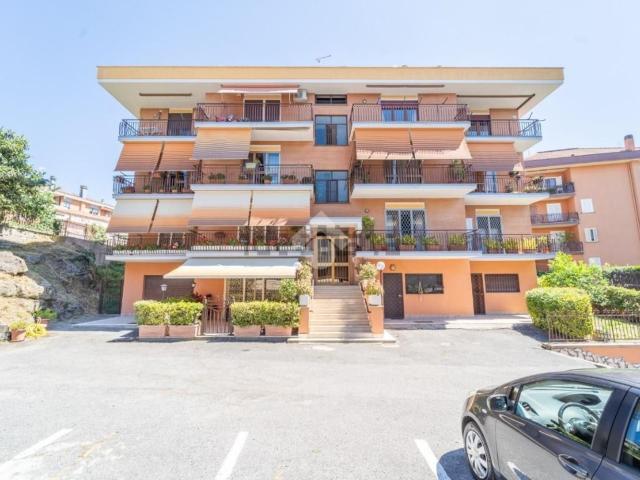 Appartamento in vendita di 85 m² in Via Luigi Fortunati, 16
