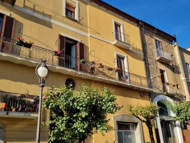 Appartamento in vendita di 85 m² in Via Monte, 29