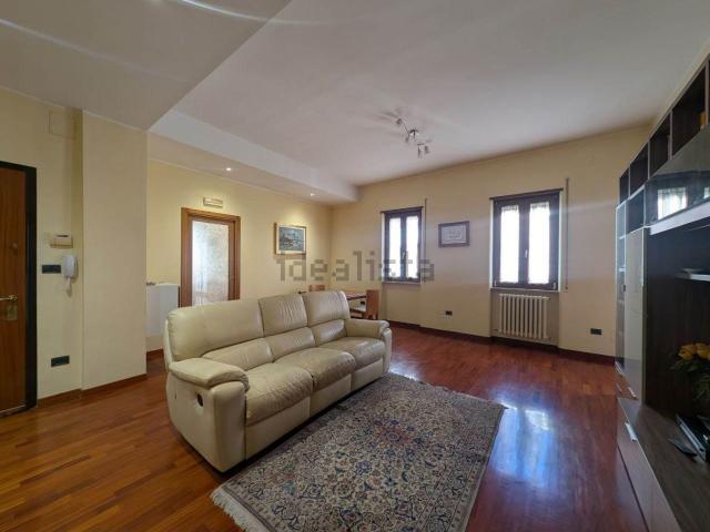 Appartamento in vendita di 85 m² in Via Montebello, 79