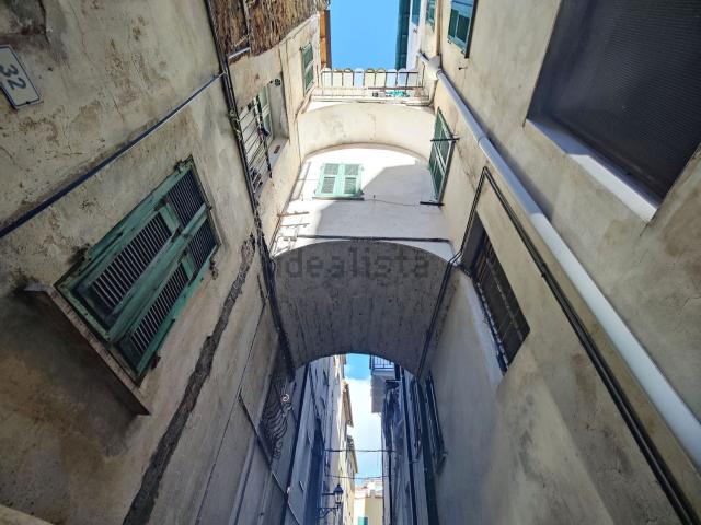 Appartamento in vendita di 85 m² in Via Monsignor Rossi