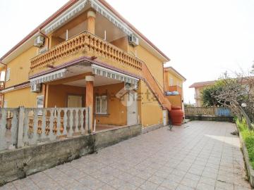Appartamento in vendita di 85 m² in Via Modena, 19