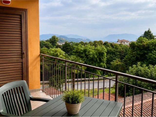 Appartamento in vendita di 85 m² in Via Oleggio Castello, 17