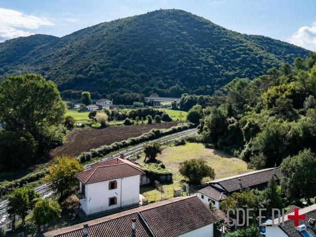 Appartamento in vendita di 85 m² in Via Pescorocchiano
