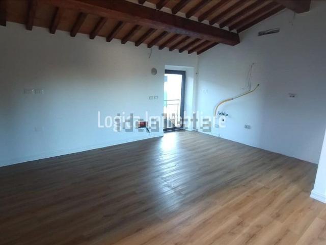 Appartamento in vendita di 85 m² in Via Ricasoli