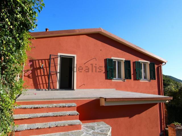 Appartamento in vendita di 85 m² in Via Rosaiolo