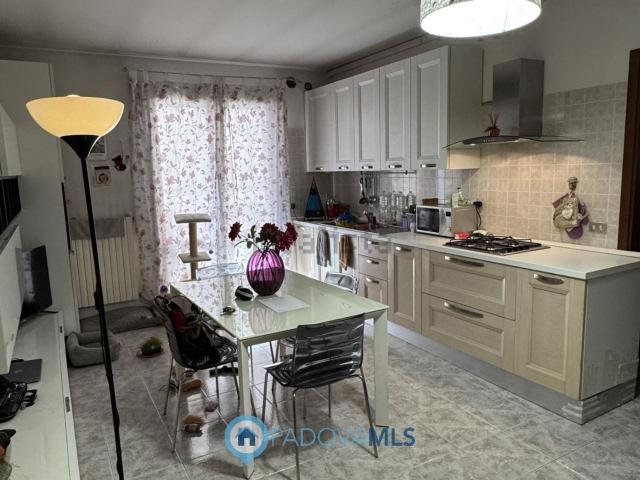 Appartamento in vendita di 85 m² in Via San Pio X