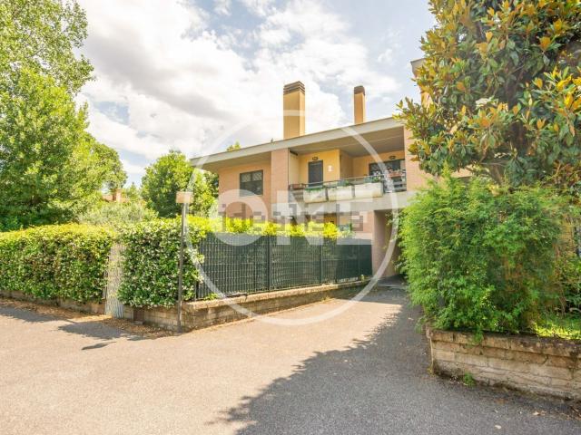 Appartamento in vendita di 85 m² in Via Salaria, 1503