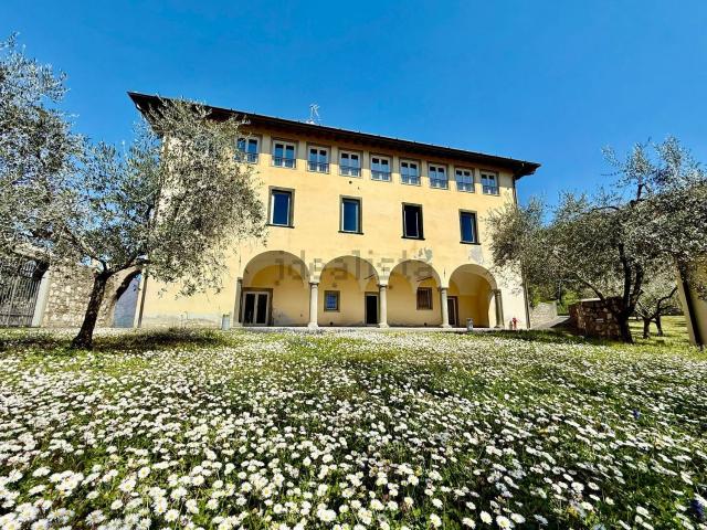 Appartamento in vendita di 85 m² in Via Sinchignano, 231