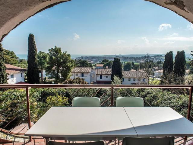 Appartamento in vendita di 85 m² in Viale dei Garofani, 30