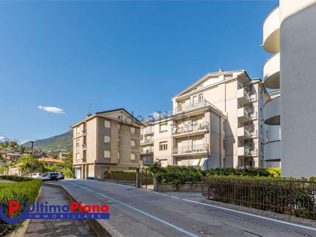 Appartamento in vendita di 85 m² in Viale F. Chabod, 62