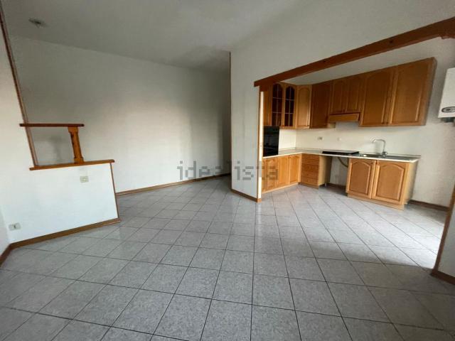 Appartamento in vendita di 86 m² in Via Umberto Gambara