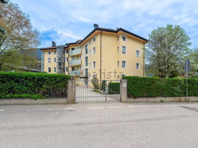 Appartamento in vendita di 86 m² in Via Anger