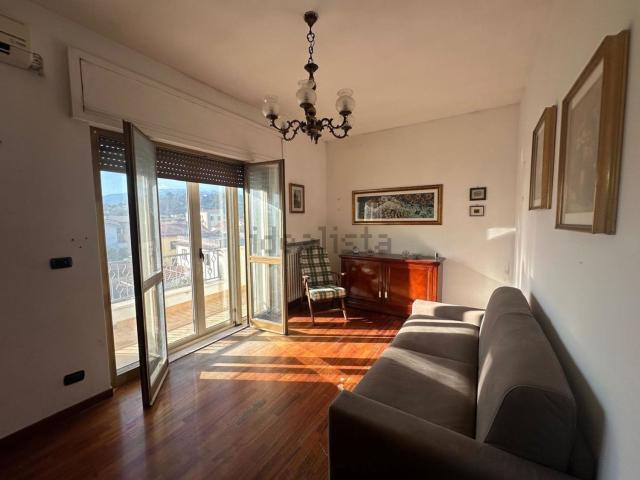 Appartamento in vendita di 86 m² in Via B. Croce, 16