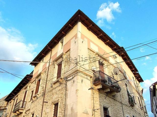 Appartamento in vendita di 86 m² in Via Buonomini, 7