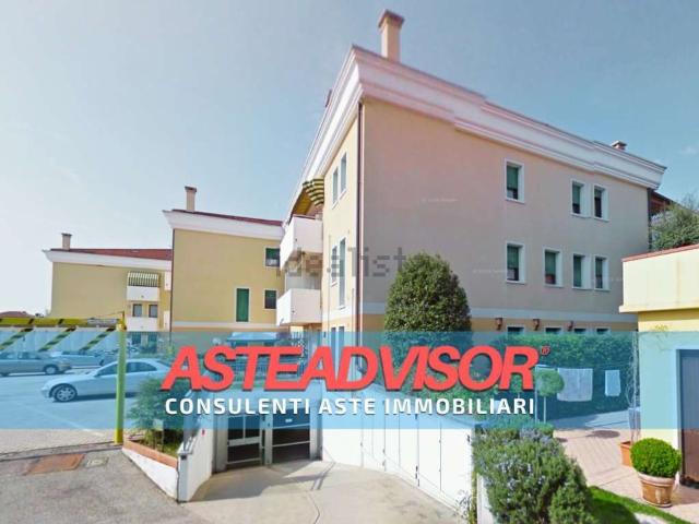 Appartamento in vendita di 86 m² in Via C. Battisti, 16