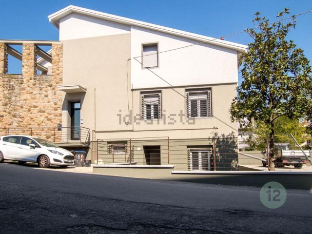 Appartamento in vendita di 86 m² in Via della Pace