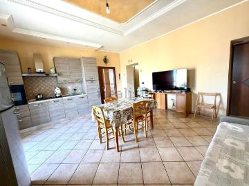 Appartamento in vendita di 86 m² in Via Emilio Scaglione, 328
